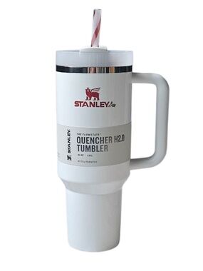 Stanley Mistletoe Twist Quencher 40 OZ Tumbler